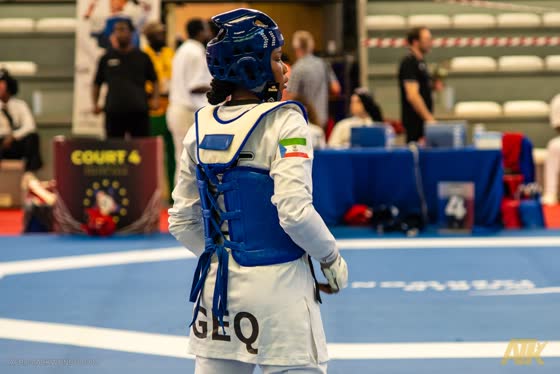 La Guinée équatoriale sur le court 4.